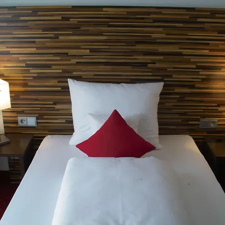 Hotel Hib In 4*