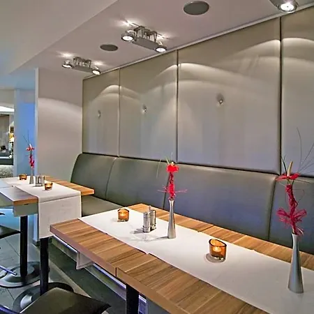 Hotel Hib In